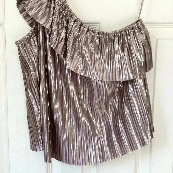 Guess Bobbi and Bricka Shimmer One Shoulder Pleated Blouse - Size Medium - Picture 6 of 9